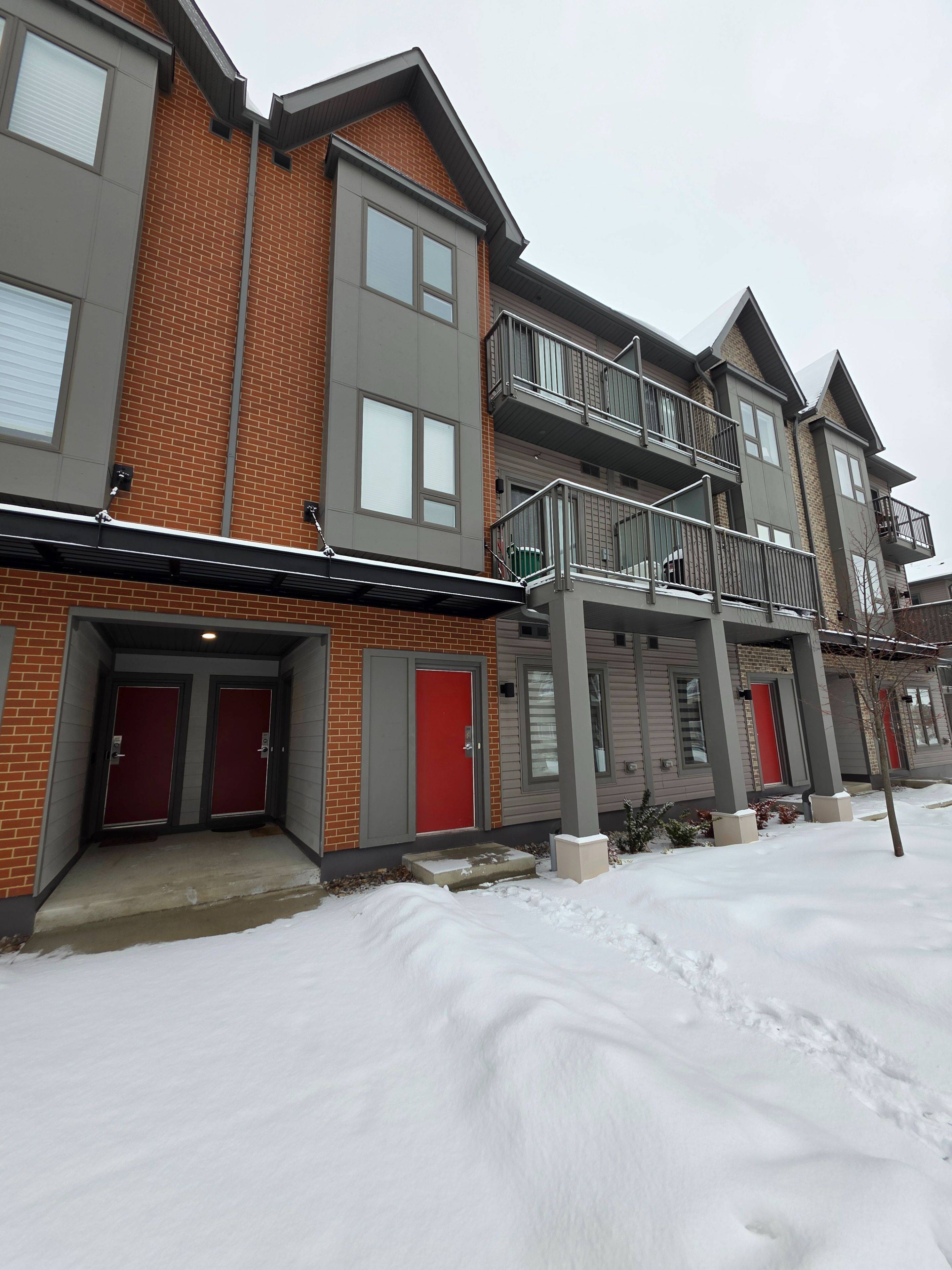 Pickering, ON L1X 0L3,2635 William Jackson DR #409