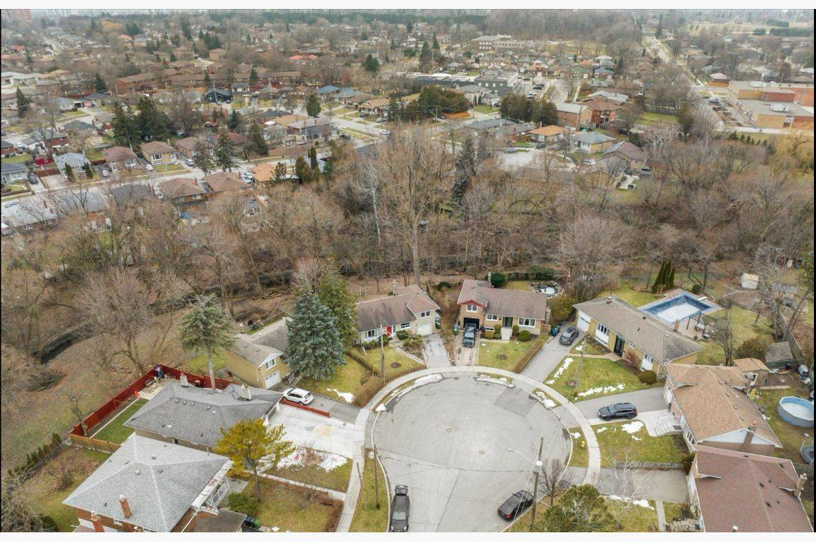 Toronto E09, ON M1K 4W7,26 Anola PL