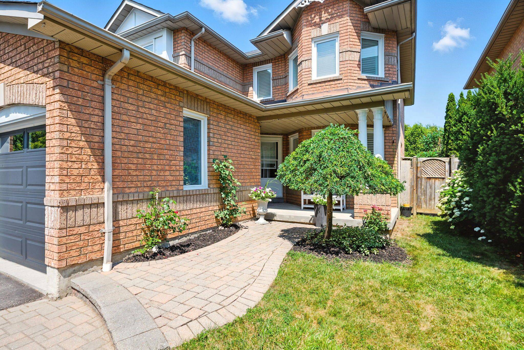 Whitby, ON L1M 1E9,139 Tremount ST