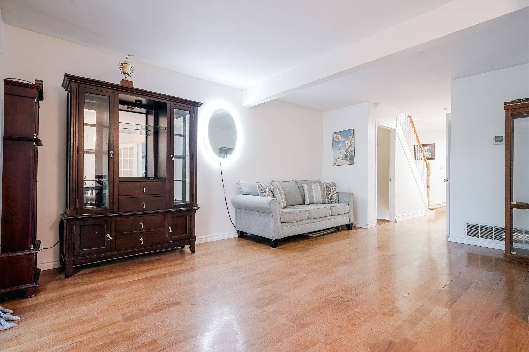 Toronto E07, ON M1V 1R5,122 Valdor DR