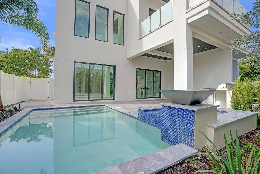 Lauderdale By The Sea, FL 33308,4524 Seagrape Dr #2 South