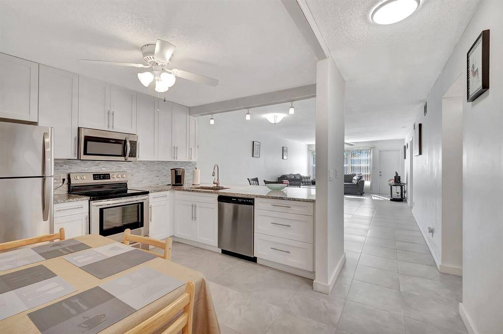 Boca Raton, FL 33496,9110 Fairbanks Ln #5