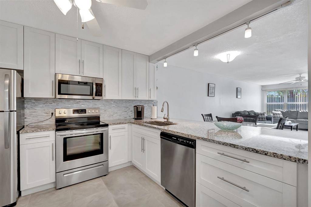 Boca Raton, FL 33496,9110 Fairbanks Ln #5