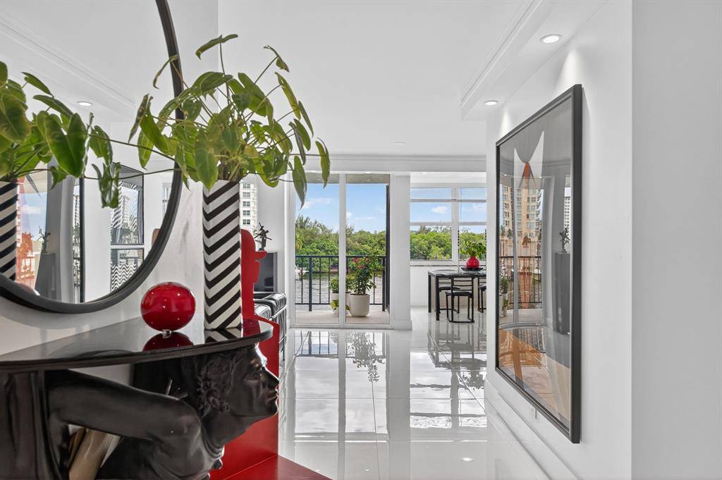 Fort Lauderdale, FL 33304,936 Intracoastal Dr #3C