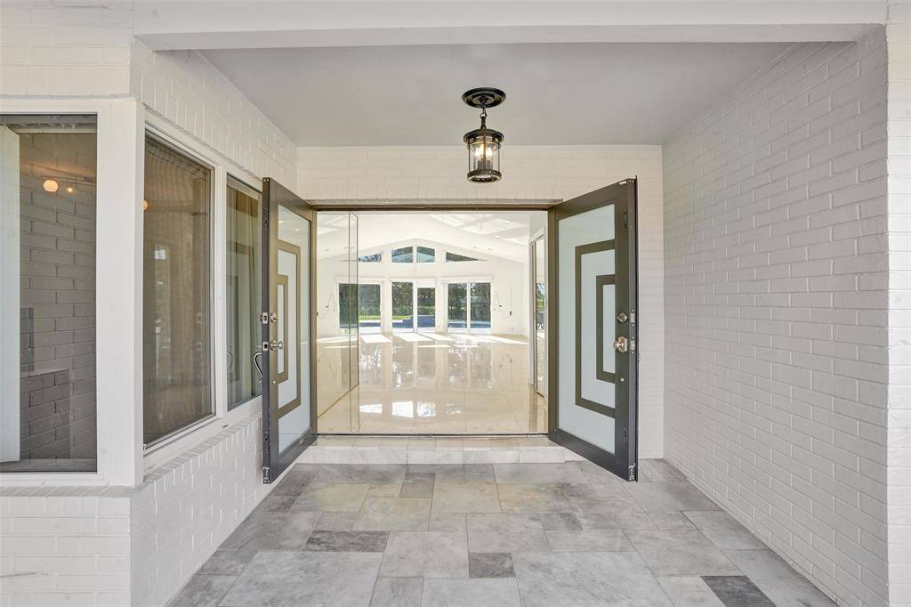 Tamarac, FL 33319,5903 Breadfruit Cir