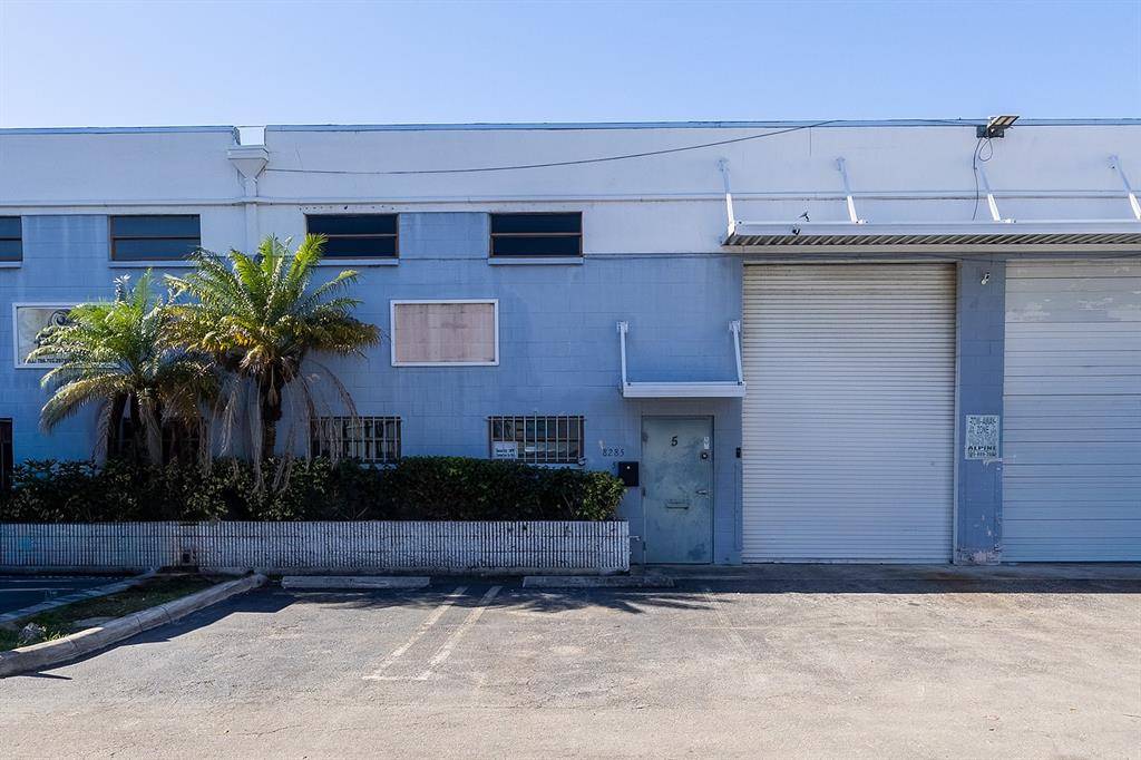 Miami, FL 33166,8285 NW 64th St ##5