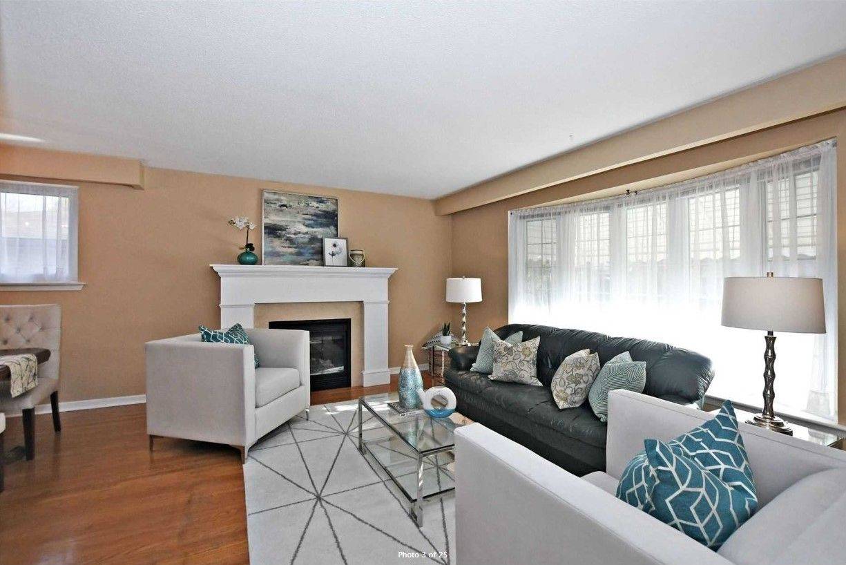 Aurora, ON L4G 3C4,13 Bigwin DR