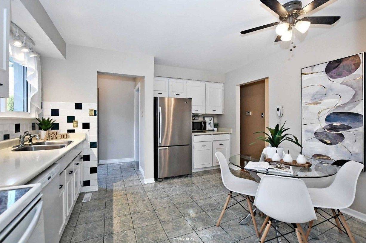 Aurora, ON L4G 3C4,13 Bigwin DR