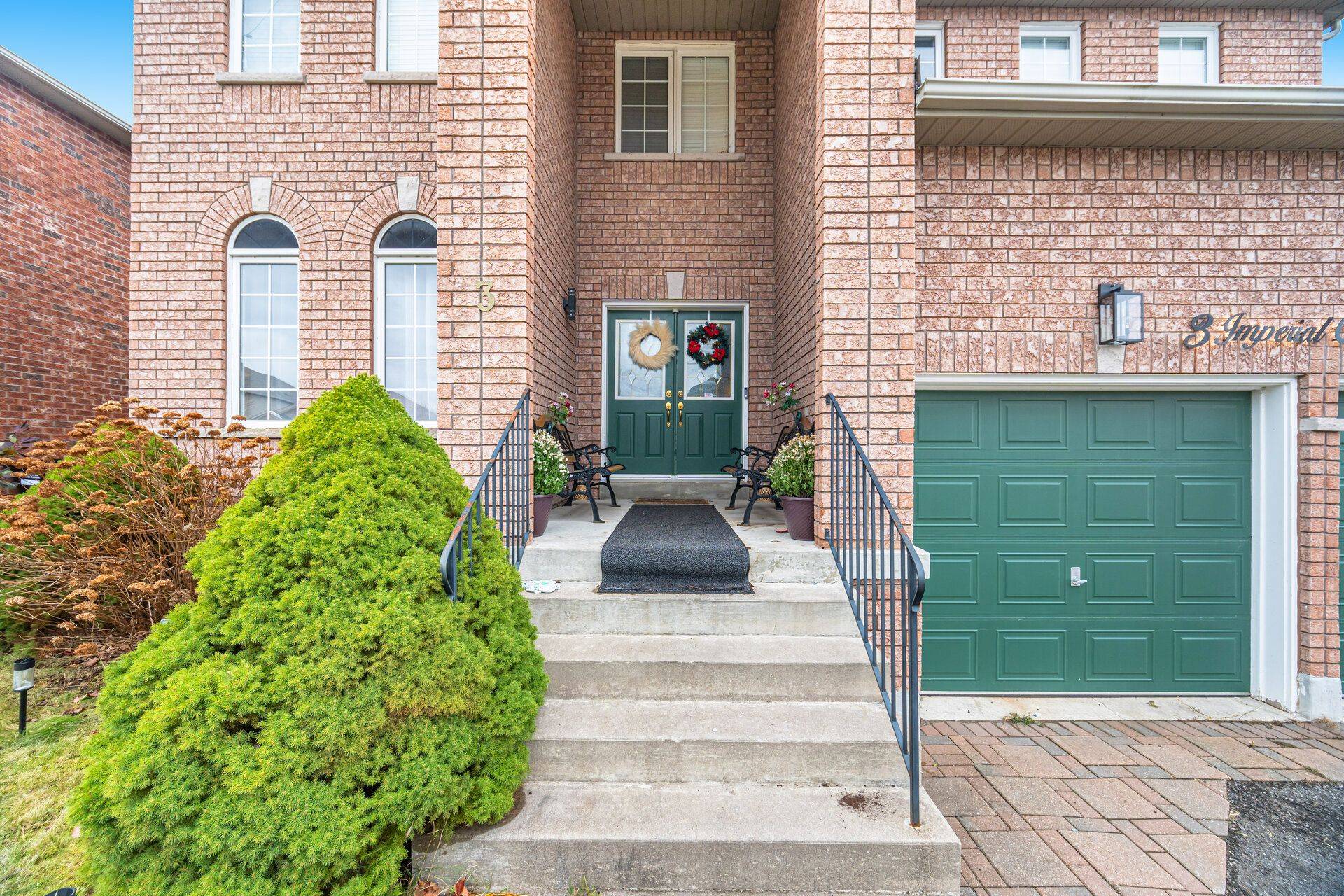 Barrie, ON L4N 0T3,3 Imperial Crown LN