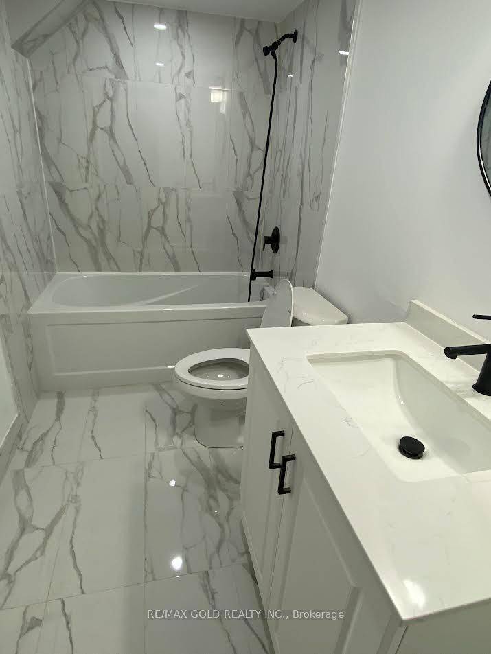 Brampton, ON L6R 1N3,68 Sprucelands AVE