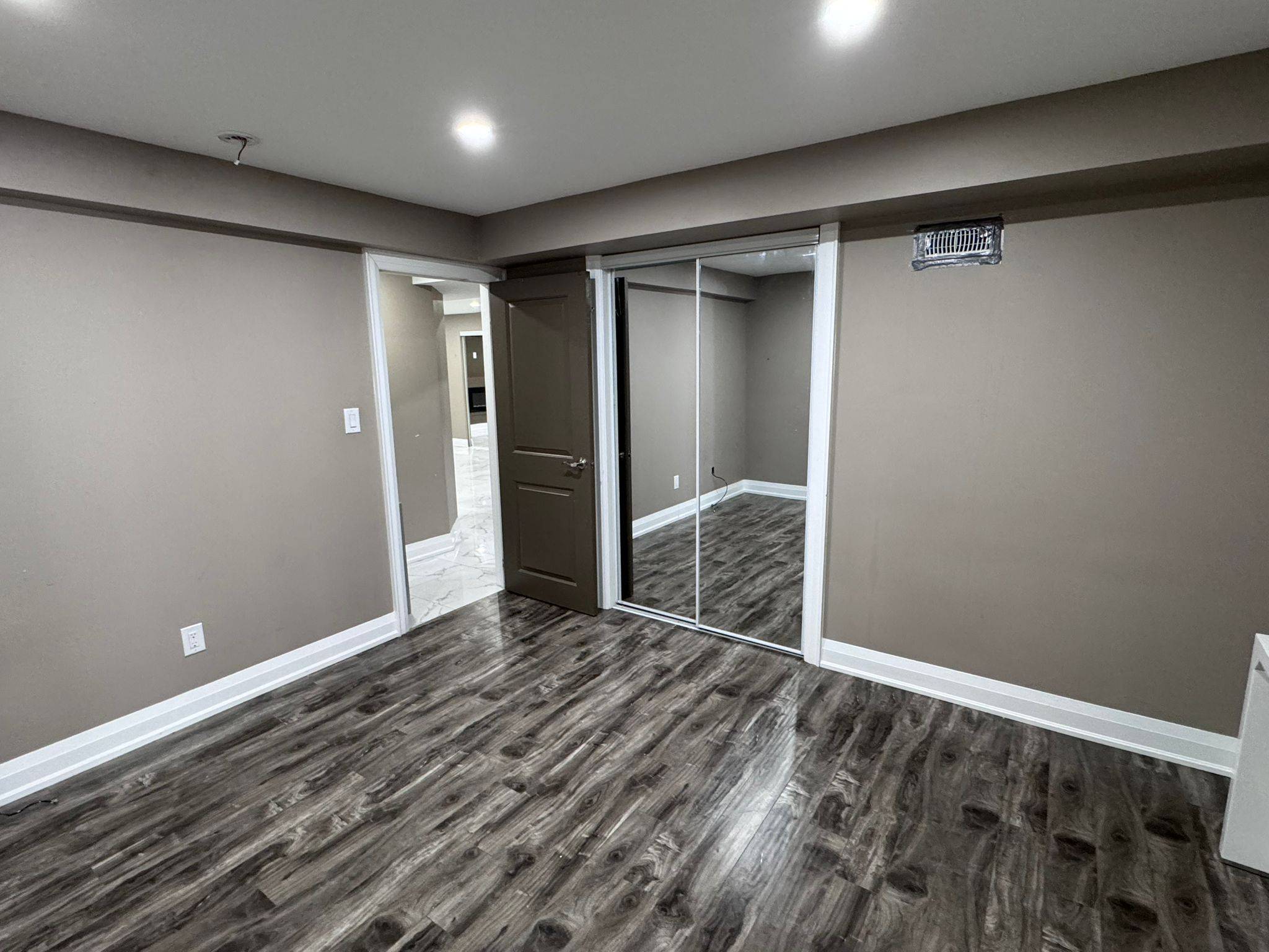 Mississauga, ON L5V 1J6,6289 Donway DR #Basement