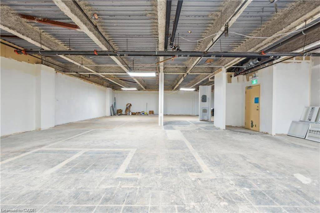 Kitchener, ON N2M 5N4,751 Victoria ST S #B103