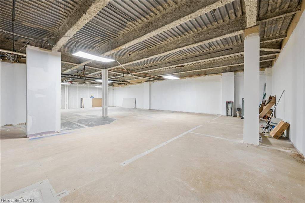 Kitchener, ON N2M 5N4,751 Victoria ST S #B103