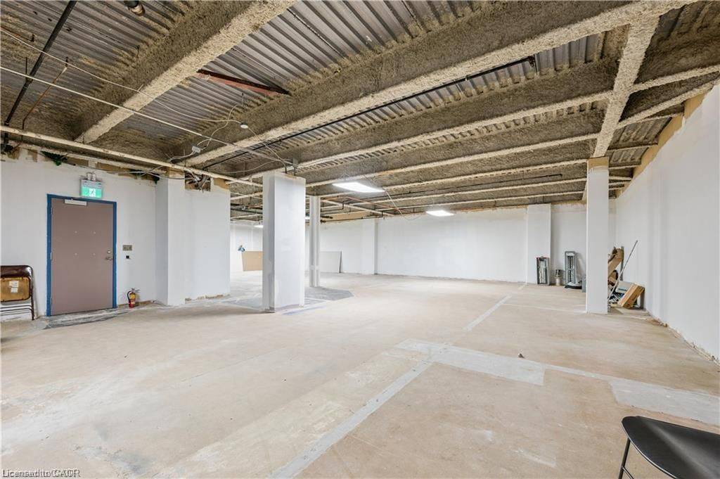 Kitchener, ON N2M 5N4,751 Victoria ST S #B103