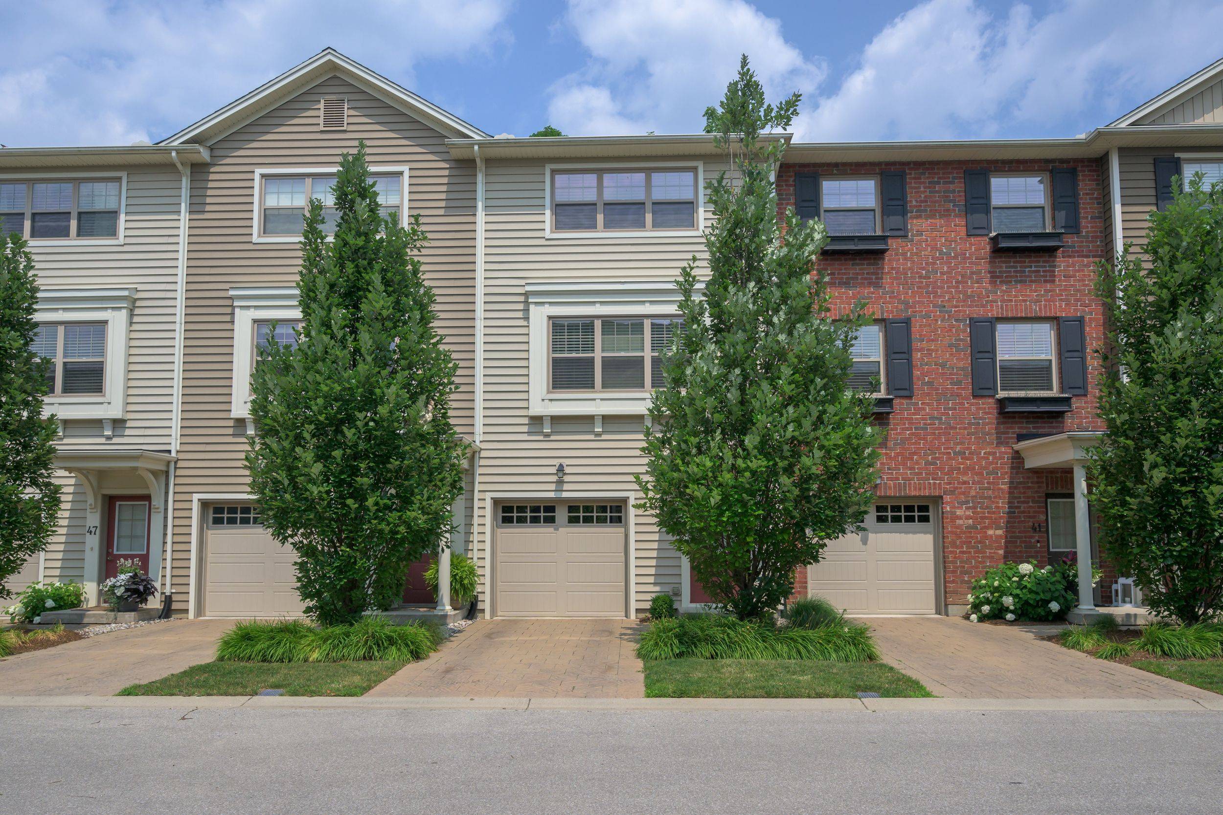 London North, ON N6G 0R8,1040 Coronation DR #43