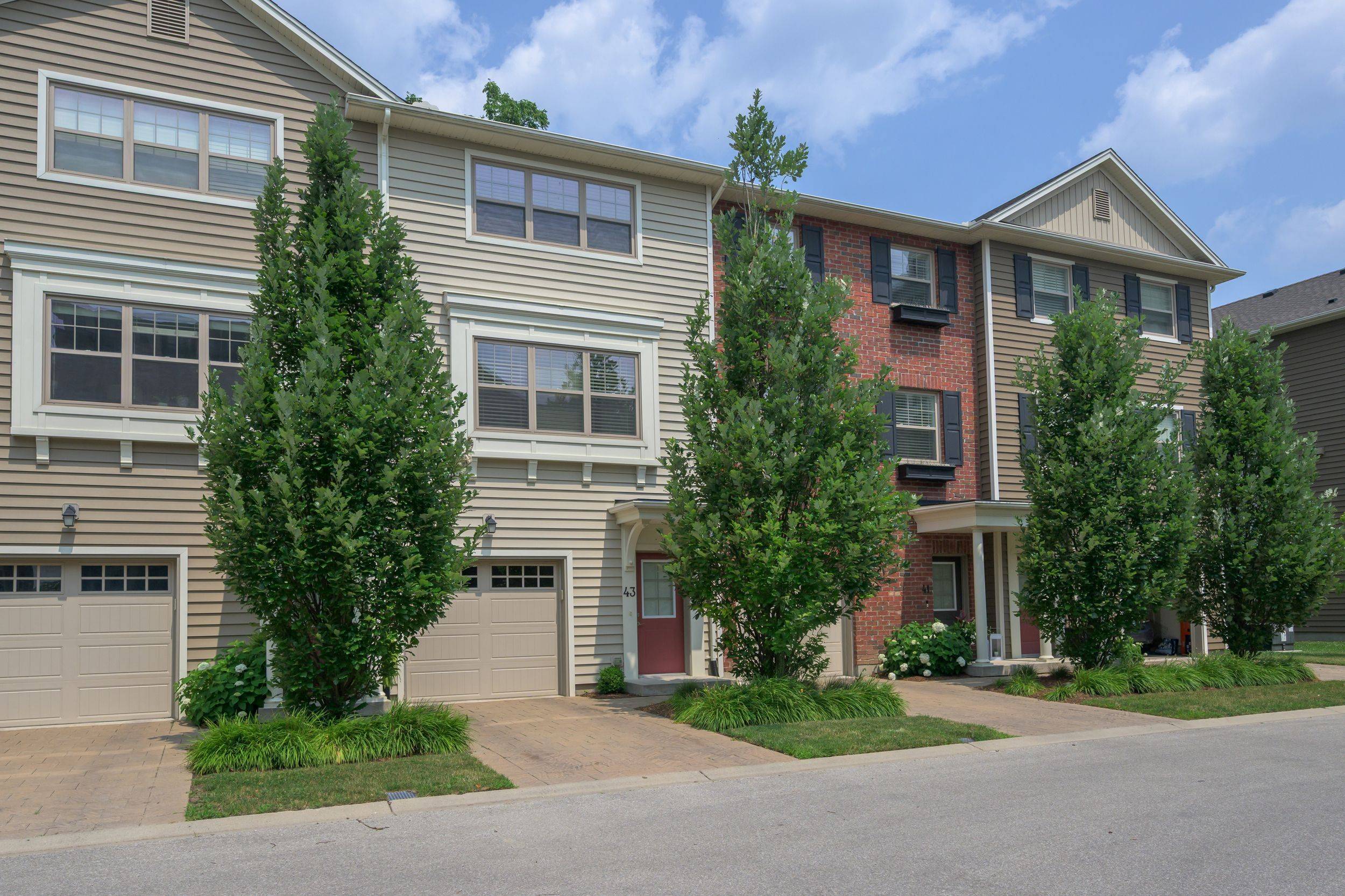 London North, ON N6G 0R8,1040 Coronation DR #43