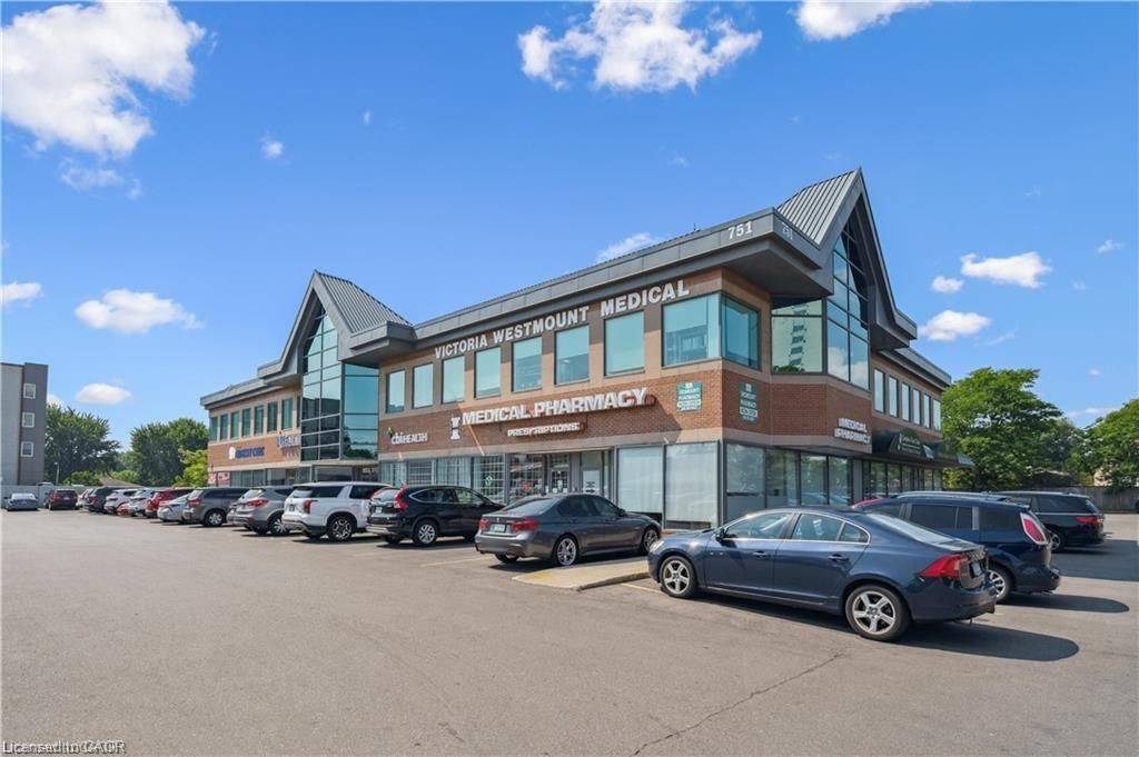 Kitchener, ON N2M 5N4,751 Victoria ST S #202