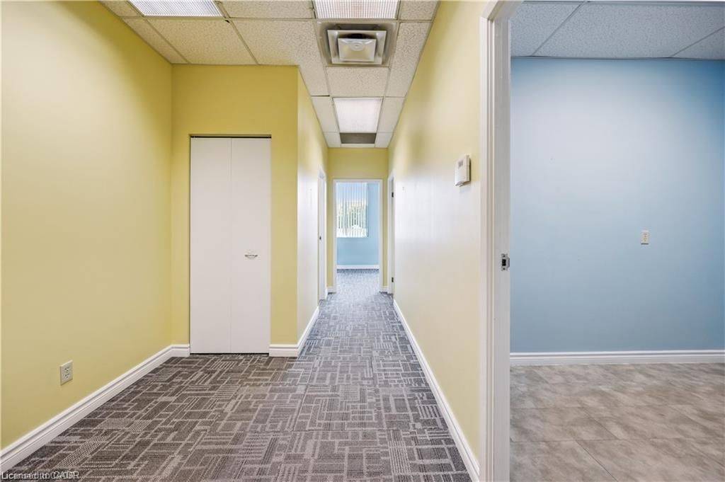 Kitchener, ON N2M 5N4,751 Victoria ST S #202