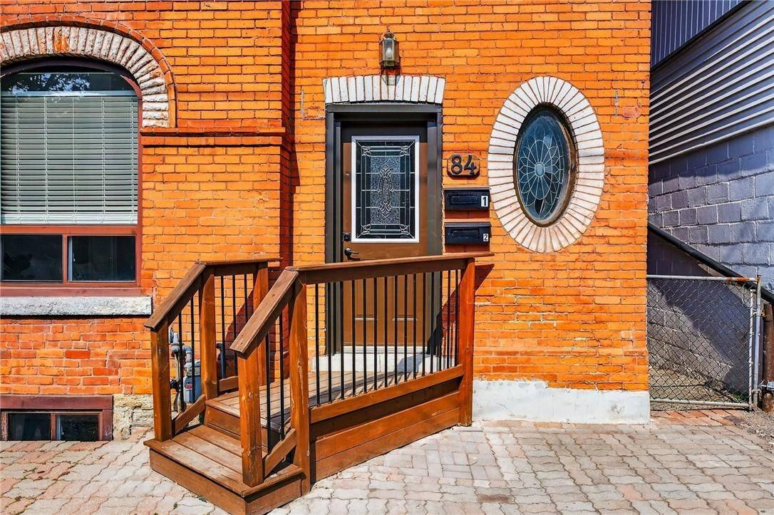 Hamilton, ON L8P 3V7,84 Ray ST S