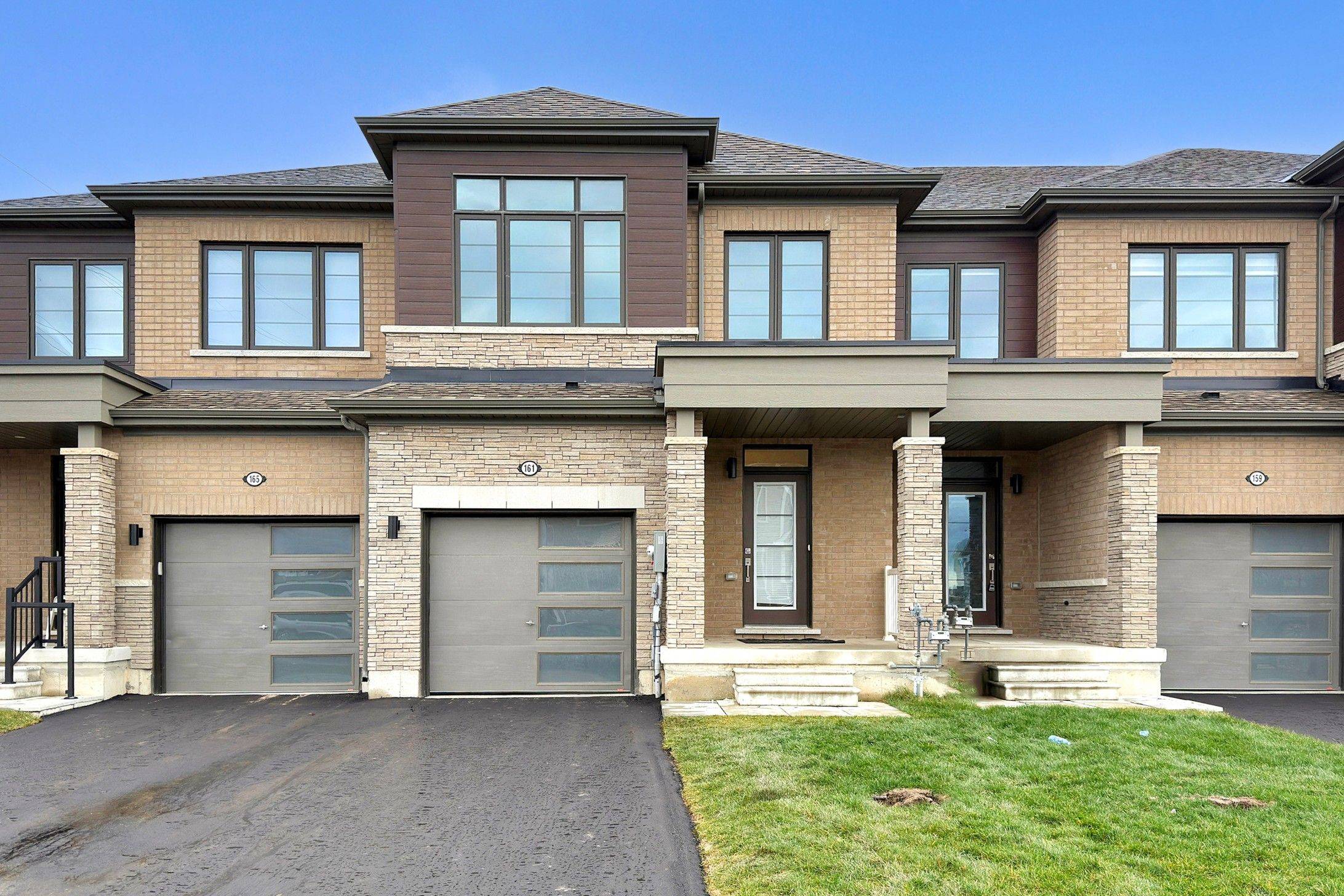 Thorold, ON L2V 0N7,161 Brighton LN