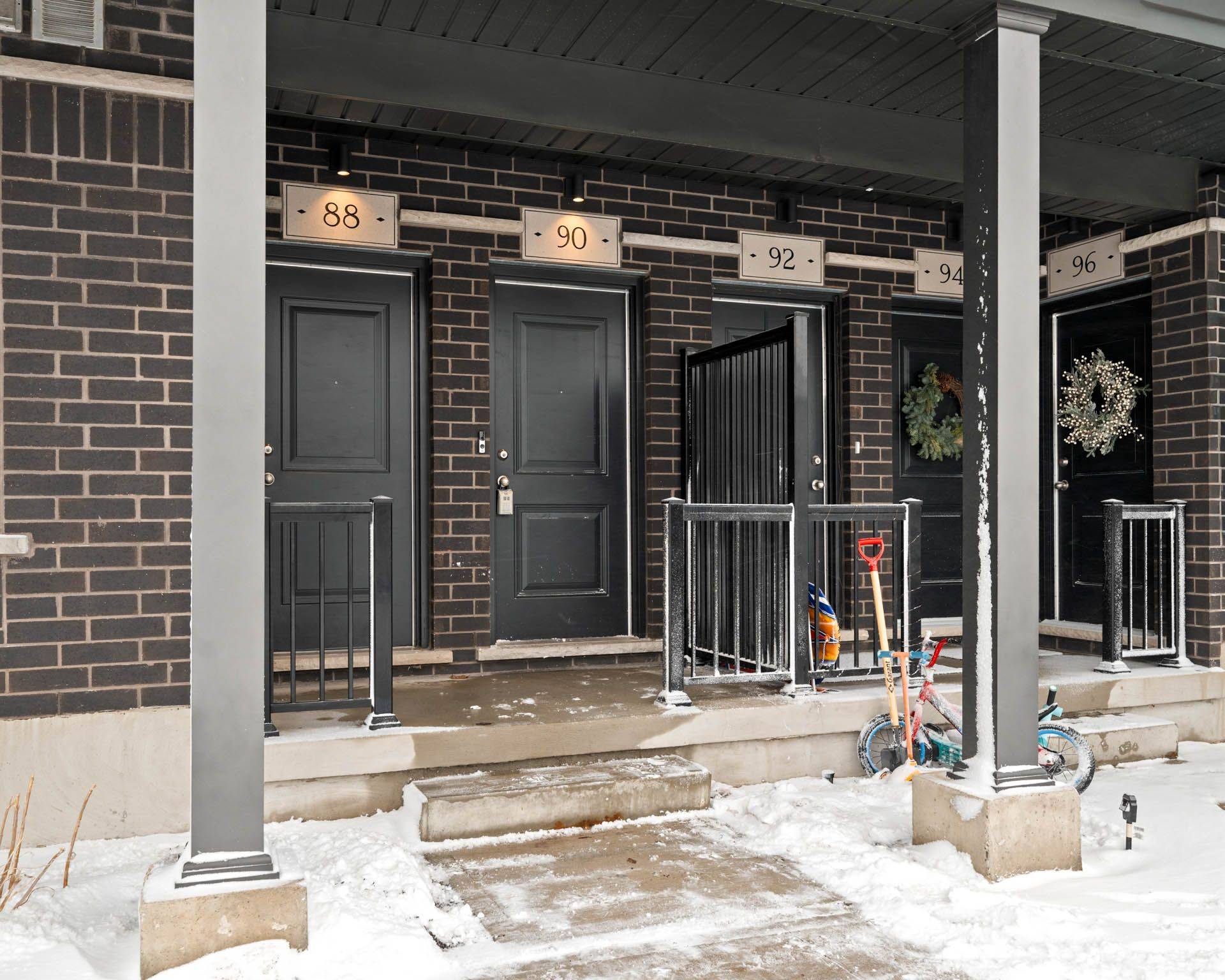 Kitchener, ON N2R 0R6,90 Wheat LN