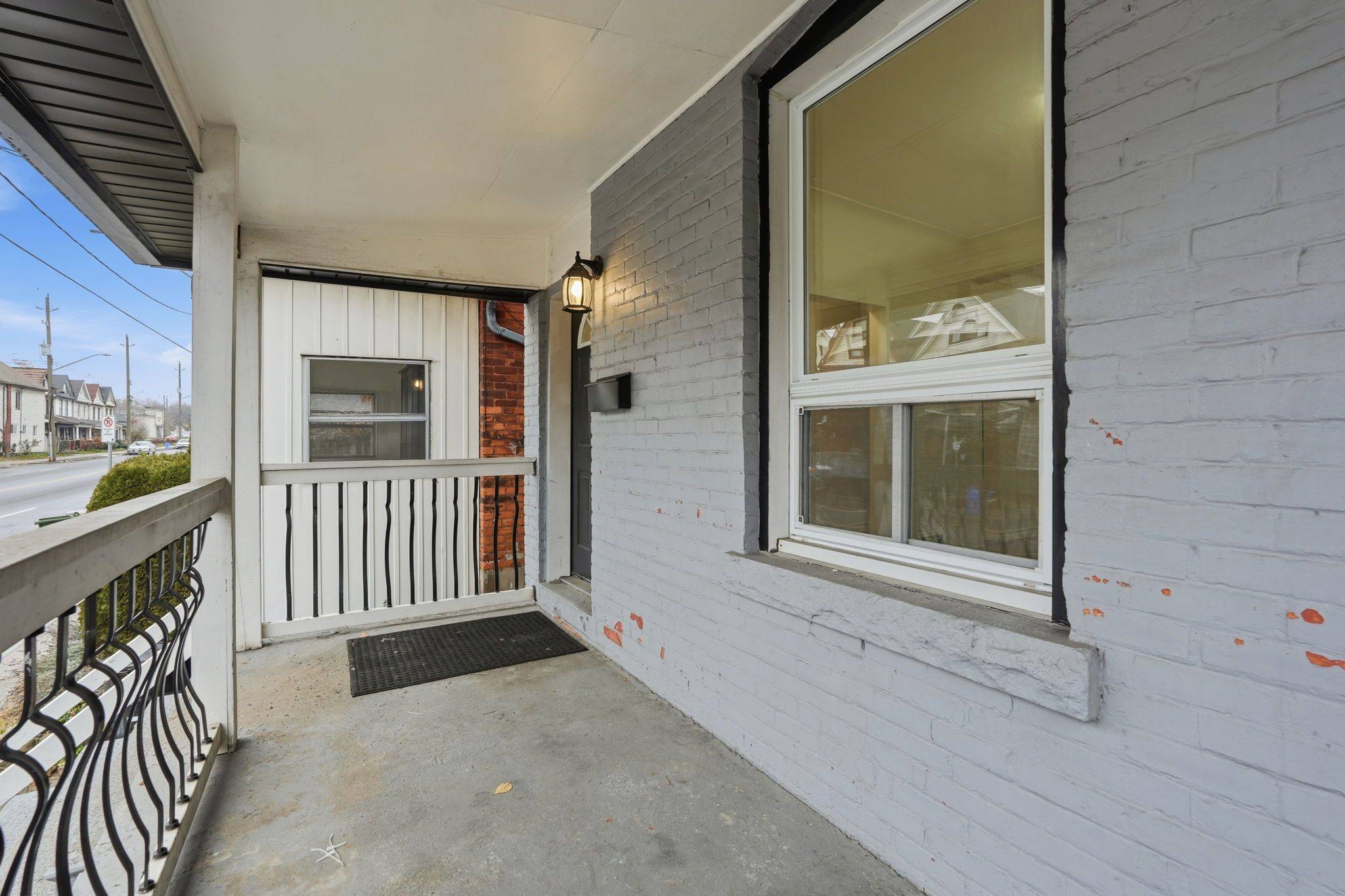 Hamilton, ON L8L 4G3,39 Burlington ST E