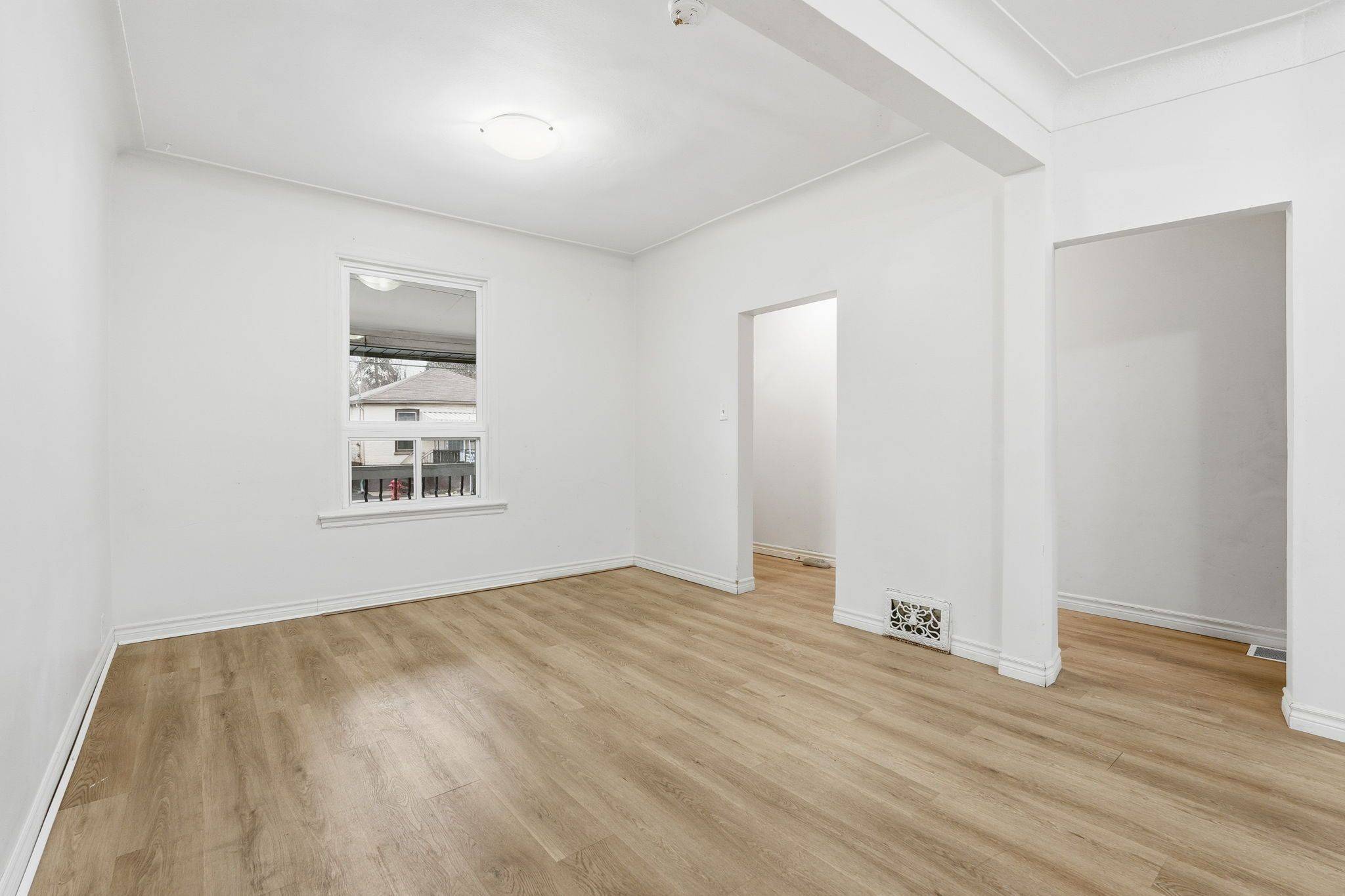 Hamilton, ON L8L 4G3,39 Burlington ST E