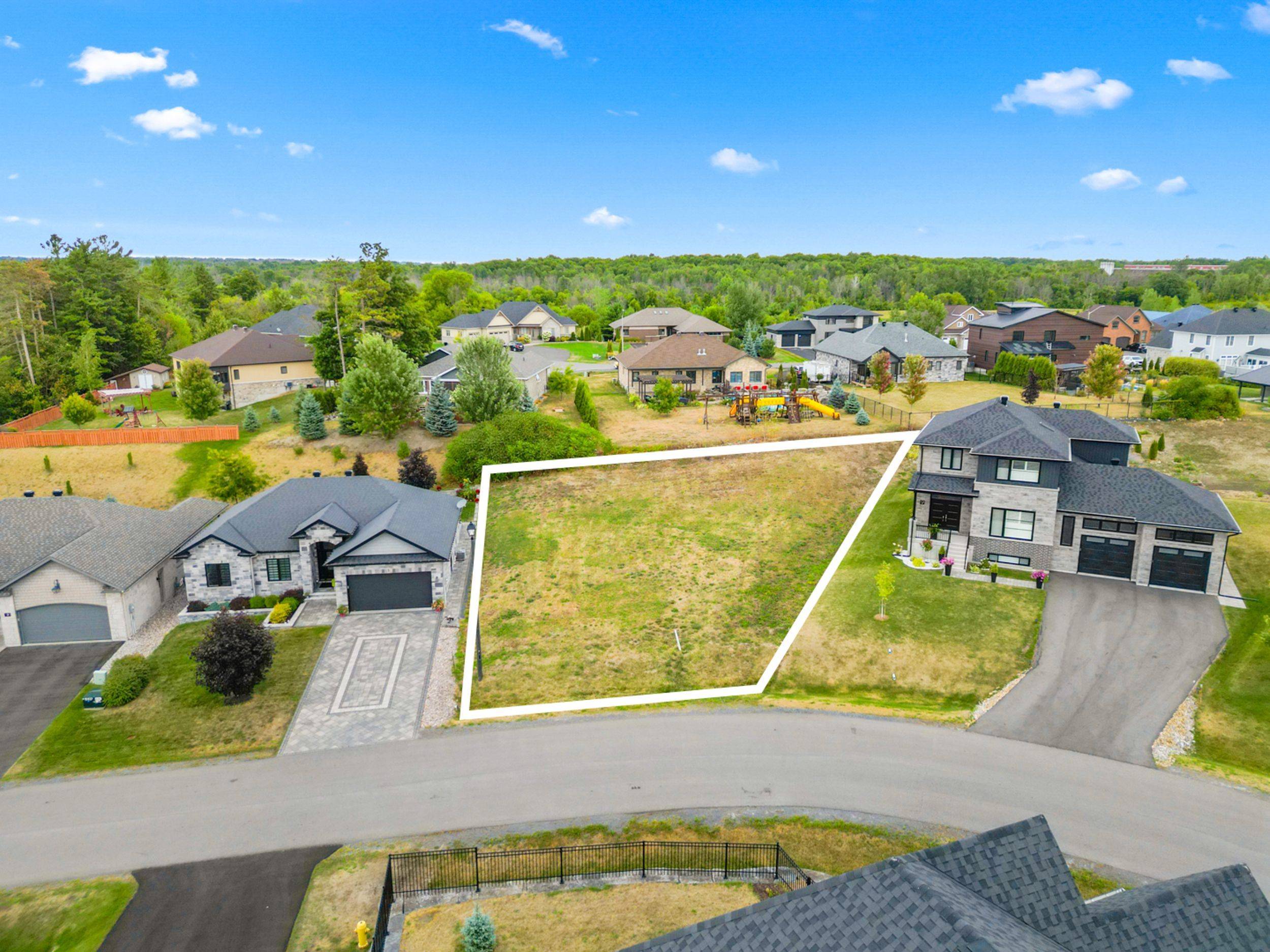 South Stormont, ON K0C 1P0,7 Matthew Kieran CRES