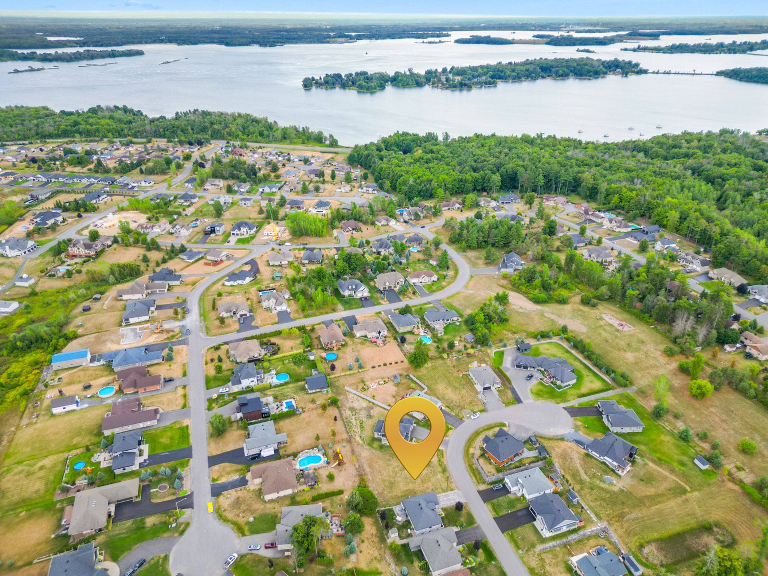 South Stormont, ON K0C 1P0,7 Matthew Kieran CRES