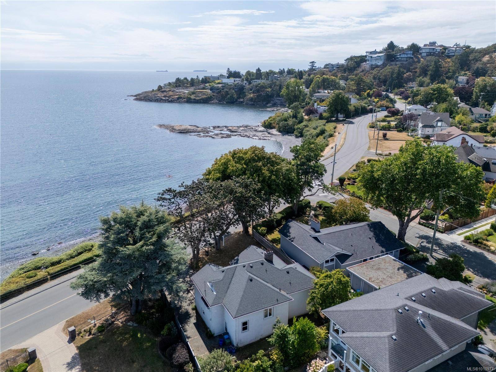 Oak Bay, BC V8S 2M2,320 Beach Dr