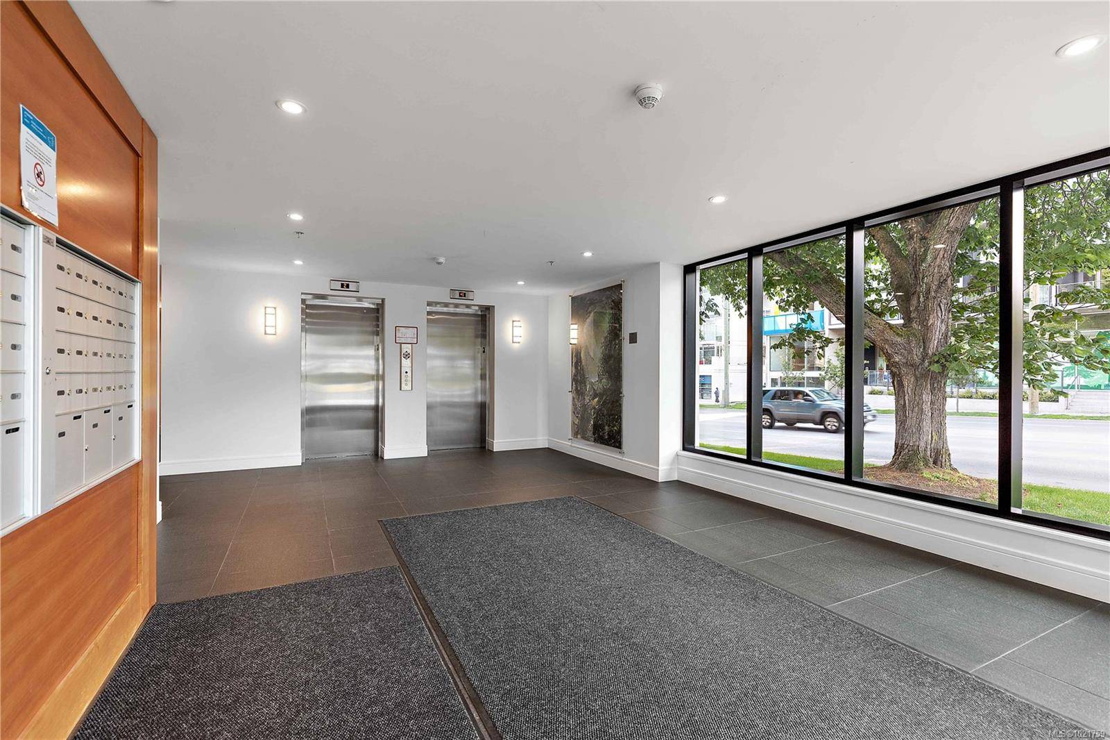 Victoria, BC V8V 3P9,1105 Pandora Ave #N405