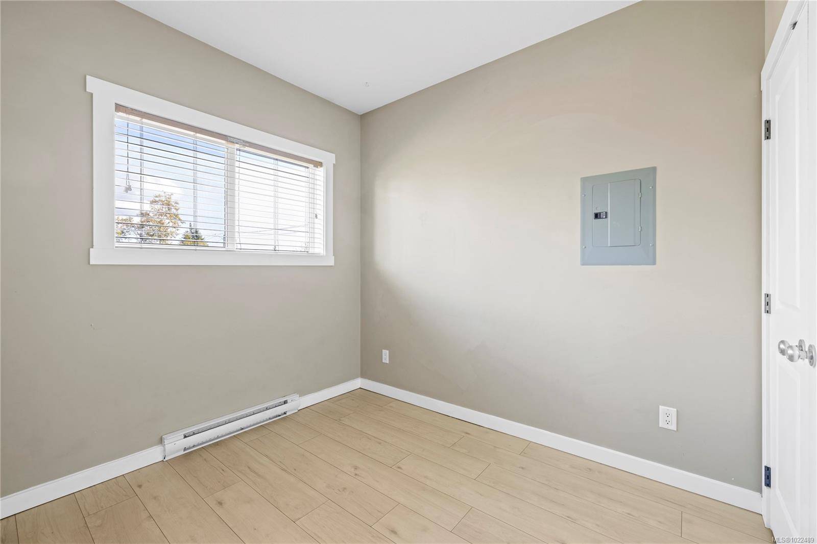 Nanaimo, BC V9S 1H6,582 Rosehill St #102