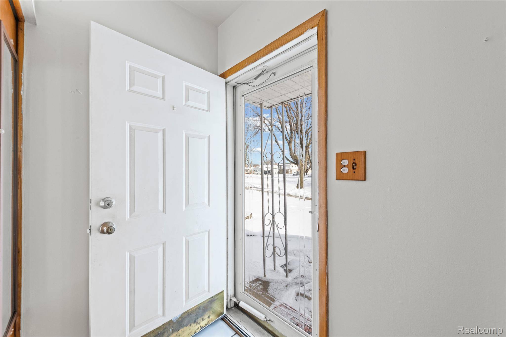 Warren, MI 48091,26717 Karen AVE