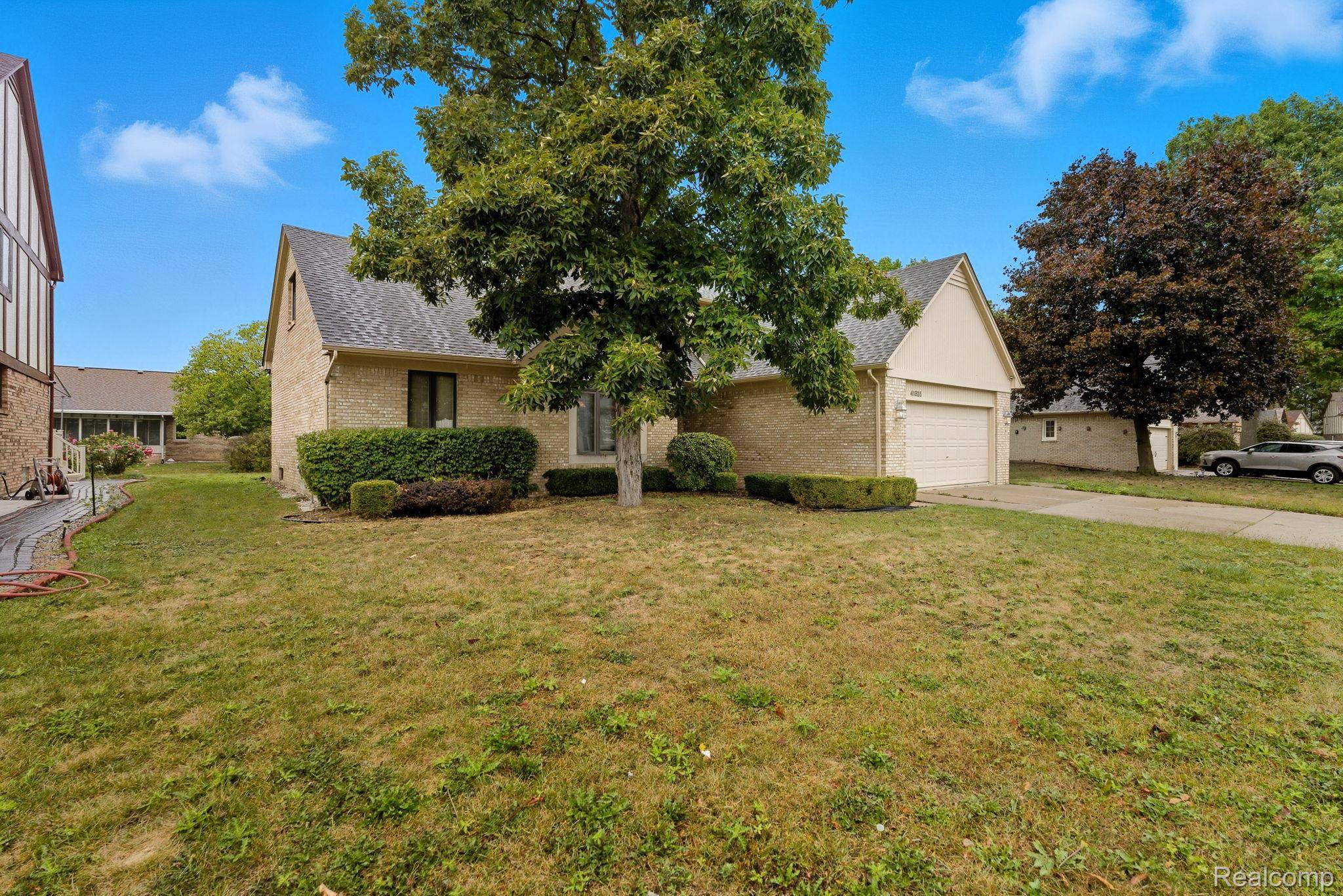 Clinton Township, MI 48038,41825 Alden DR