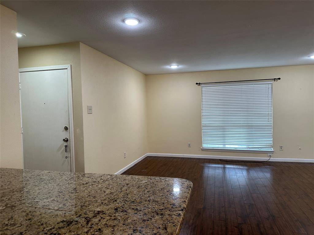 Dallas, TX 75230,10580 High Hollows Drive #271