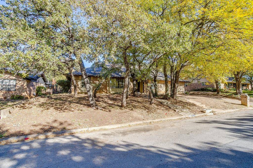 Hurst, TX 76054,2844 Hurstview Drive