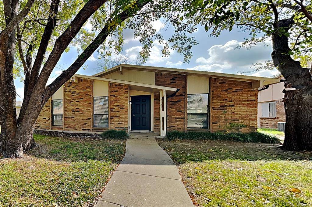 Grand Prairie, TX 75052,2121 Osage Trail