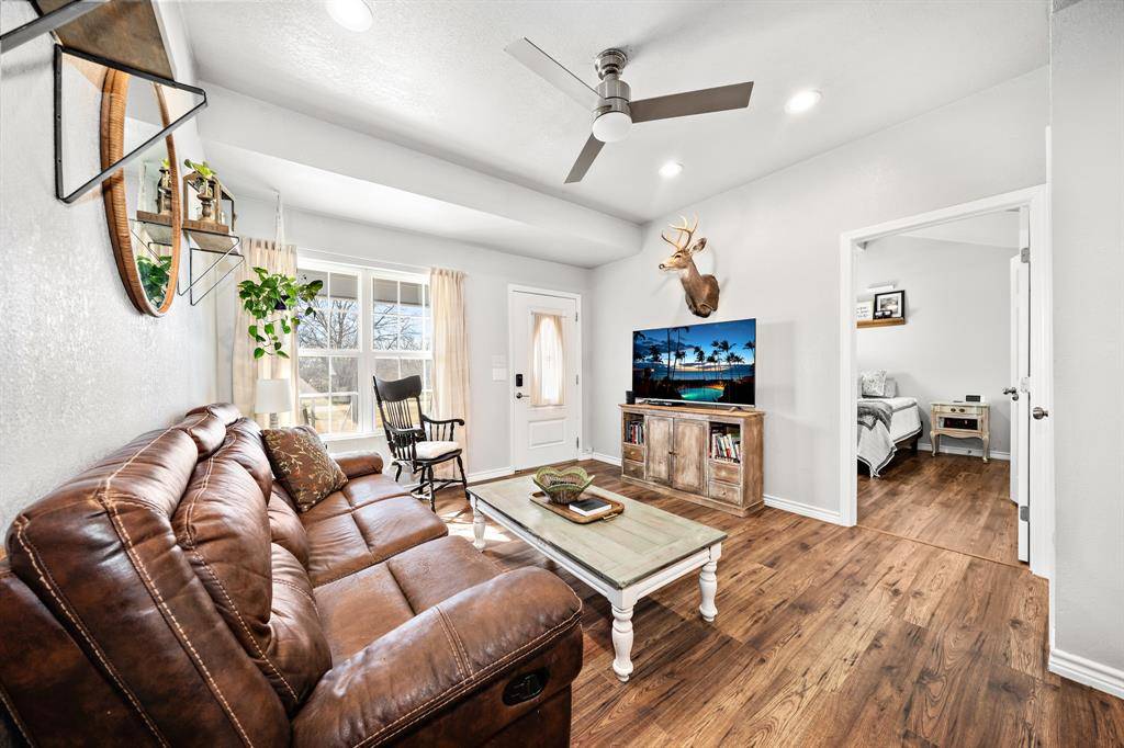 Mart, TX 76664,119 S Falls Street