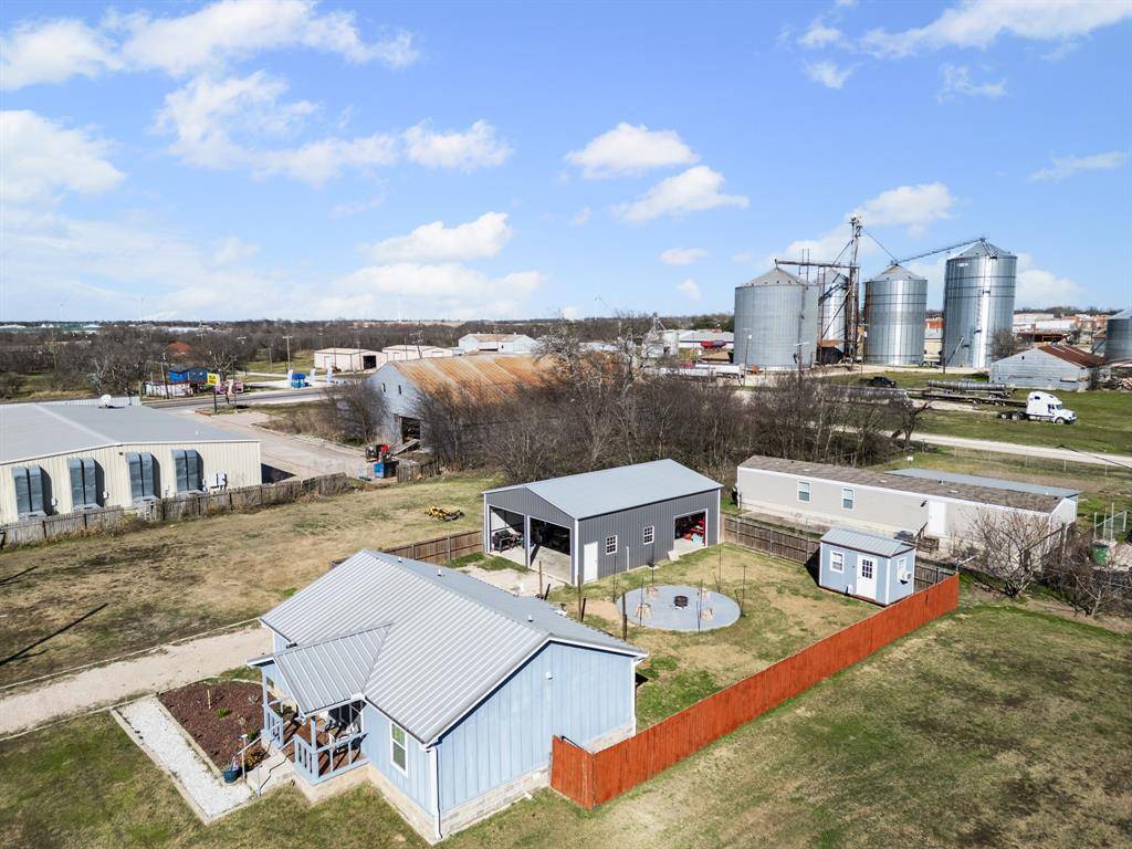 Mart, TX 76664,119 S Falls Street