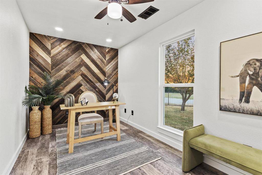 Leonard, TX 75452,5715 County  Road 1137