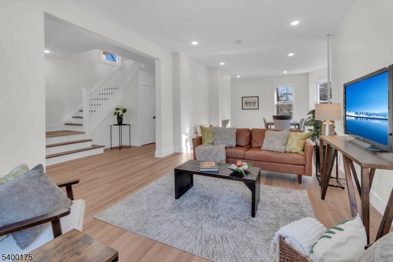 East Orange City, NJ 07017,80 N 22Nd St