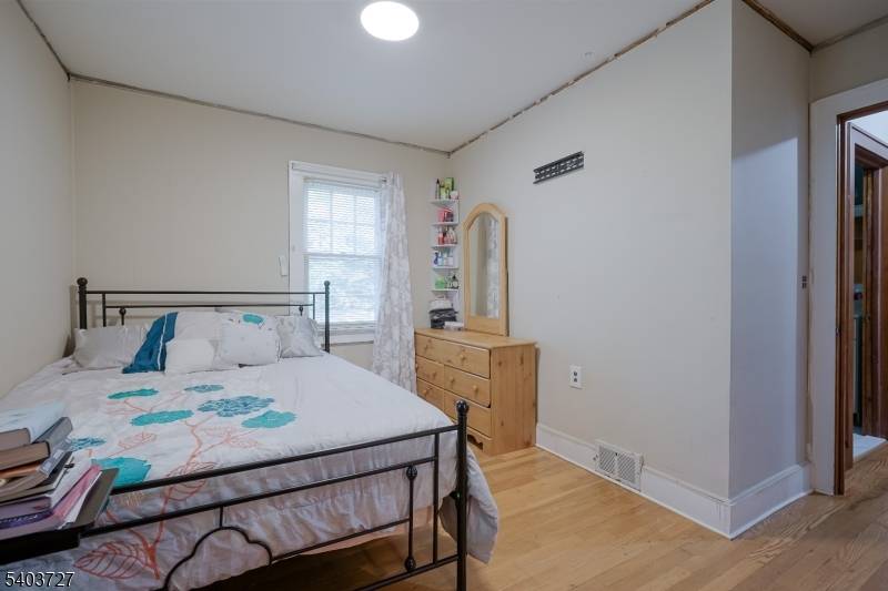 Toms River Township, NJ 08753,862 Bay Ave