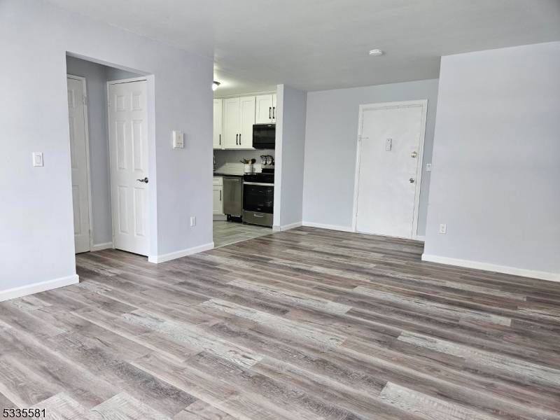 Clifton City, NJ 07013,605 Grove St #F8