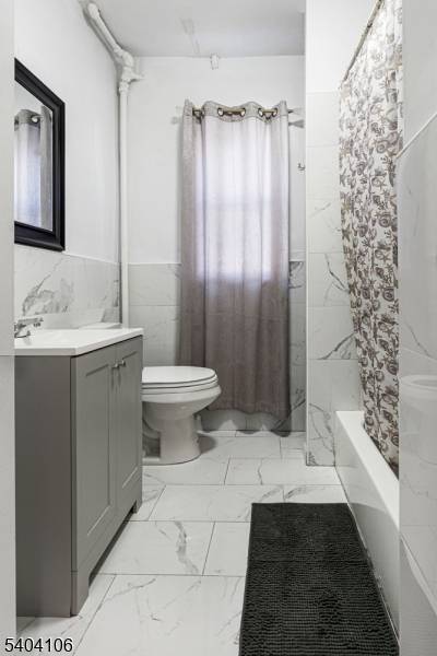 Paterson City, NJ 07514,492 E 26Th St