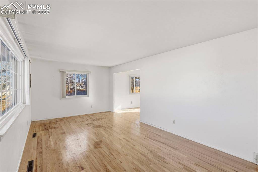 Colorado Springs, CO 80907,807 Holland Park BLVD