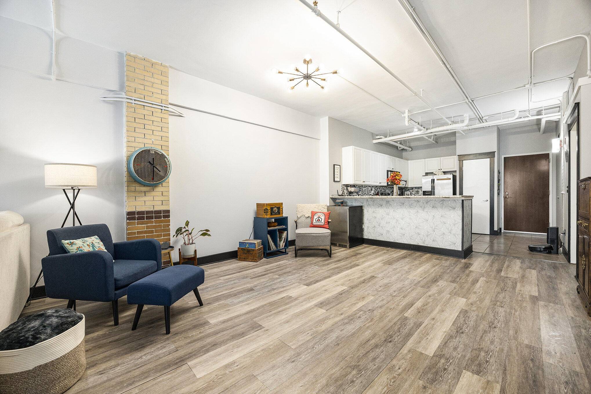 Grand Rapids, MI 49504,600 Broadway AVE NW #117