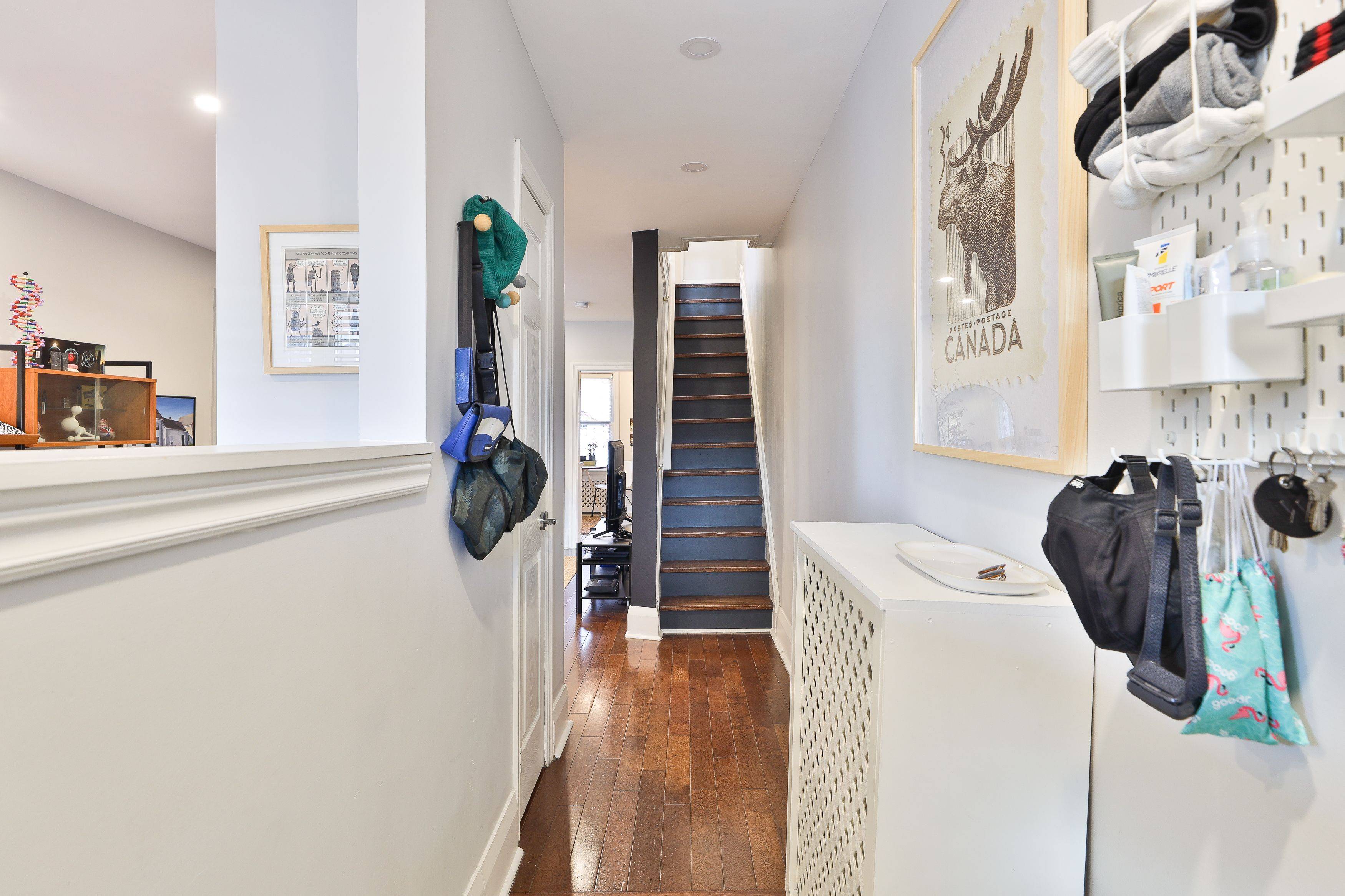 Toronto C03, ON M6E 2Y4,663 Vaughan RD