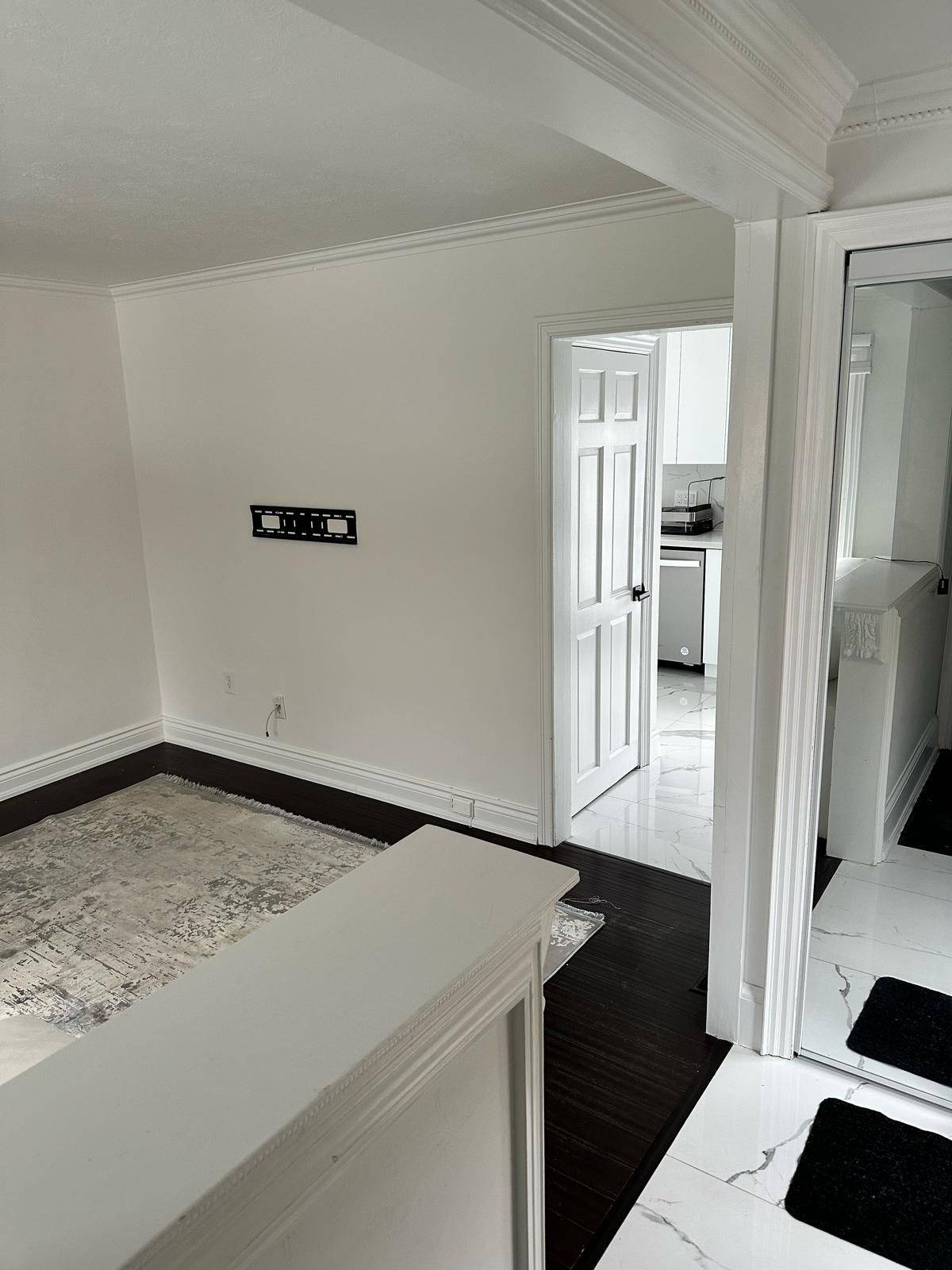 Toronto C07, ON M2N 1R1,9 Roycrest AVE #Room