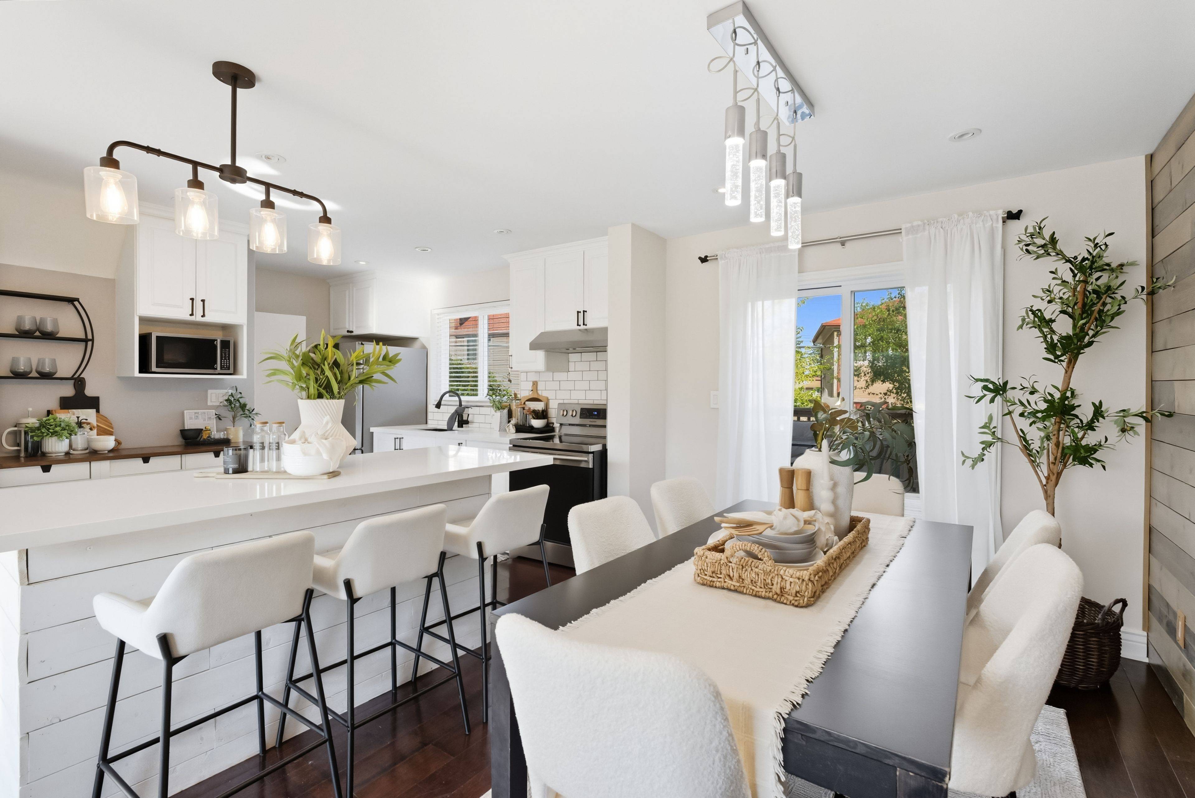 Toronto E10, ON M1E 2C1,22 Athenia CT