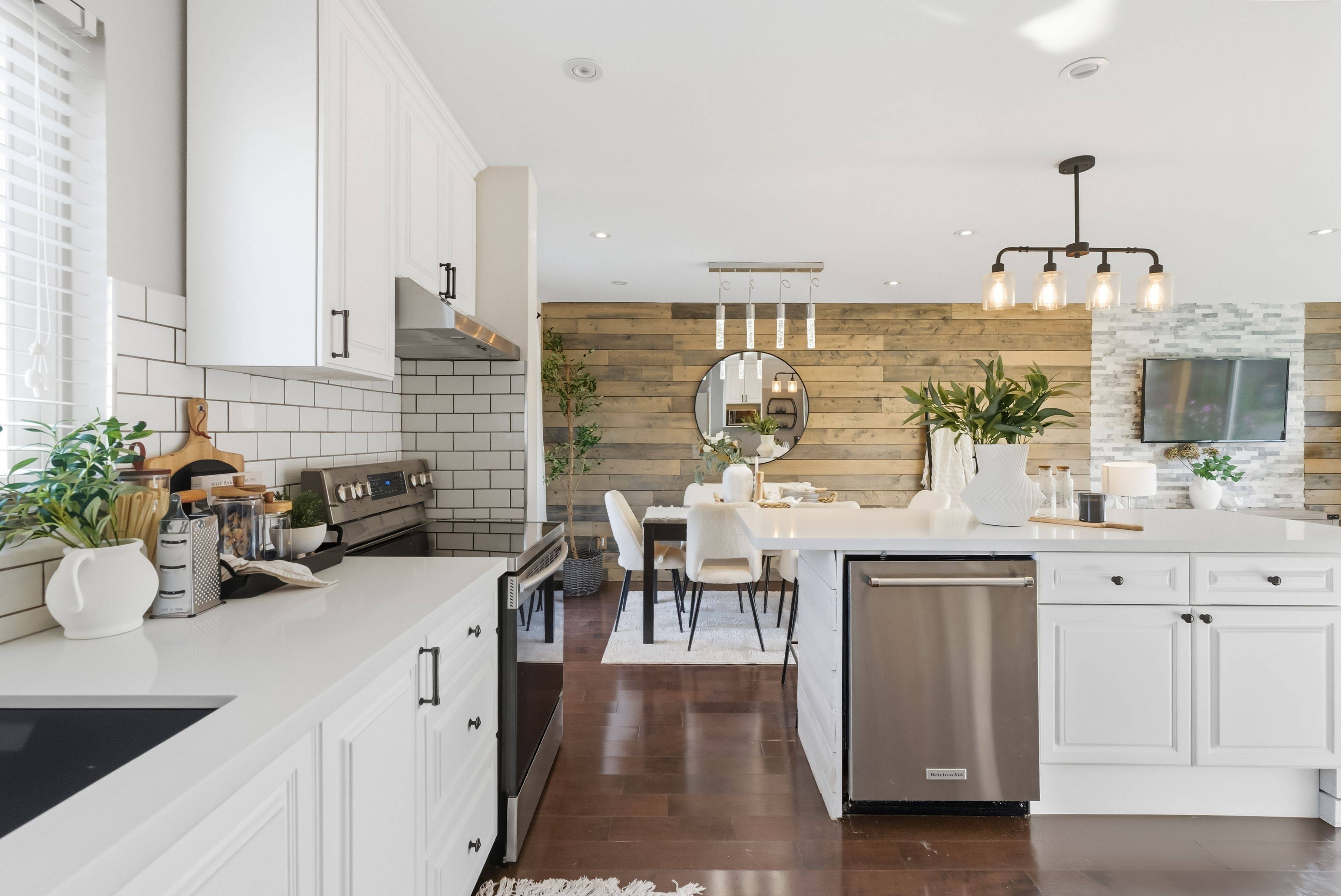 Toronto E10, ON M1E 2C1,22 Athenia CT